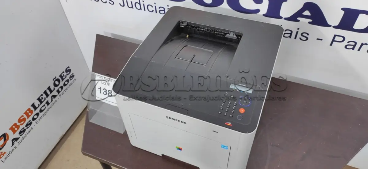 LOTE 138 - 01 IMPRESSORA MODELO CLP-680ND   MARCA SAMSUNG.  (NO ESTADO) ATENÇÃO! FAZER A VISITAÇÃO ANTES DE ARREMATAR, NÃO SABEMOS SE FUNCIONA. LEILÃO NÃO TEM GARANTIA E NEM DEVOLUÇÃO, SUJEITO A POSSÍVEIS AVARIAS VISÍVEIS/OCULTAS E/OU AUSÊNCIA DE COMPONENTES.