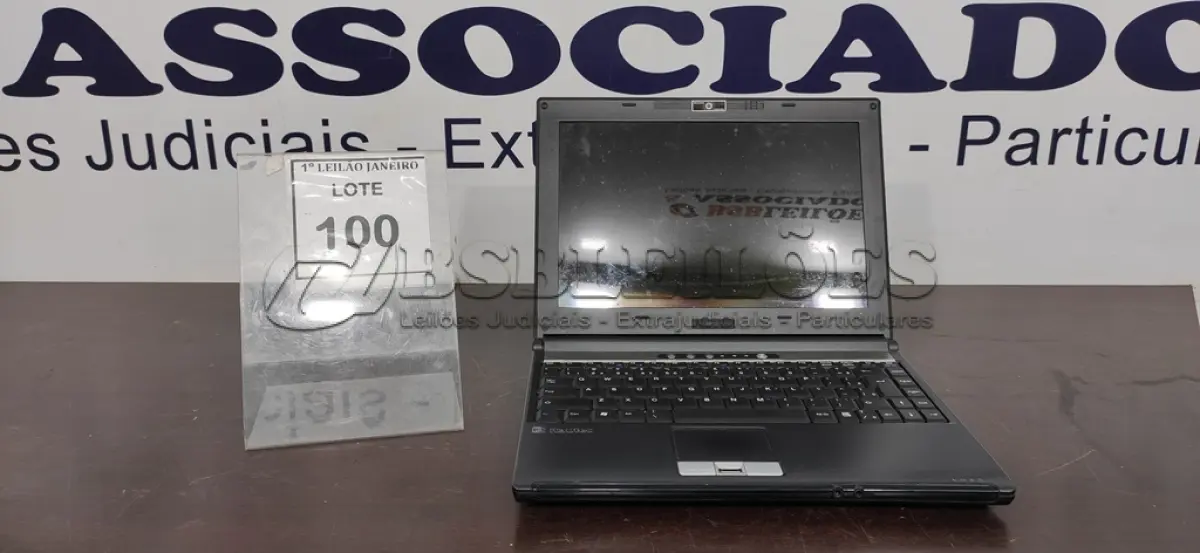 LOTE 100 - 01 NOTEBOOK SEM FONTE MARCA ITAUTEC.  (NO ESTADO) ATENÇÃO! FAZER A VISITAÇÃO ANTES DE ARREMATAR, NÃO SABEMOS SE FUNCIONA. LEILÃO NÃO TEM GARANTIA E NEM DEVOLUÇÃO, SUJEITO A POSSÍVEIS AVARIAS VISÍVEIS/OCULTAS E/OU AUSÊNCIA DE COMPONENTES.