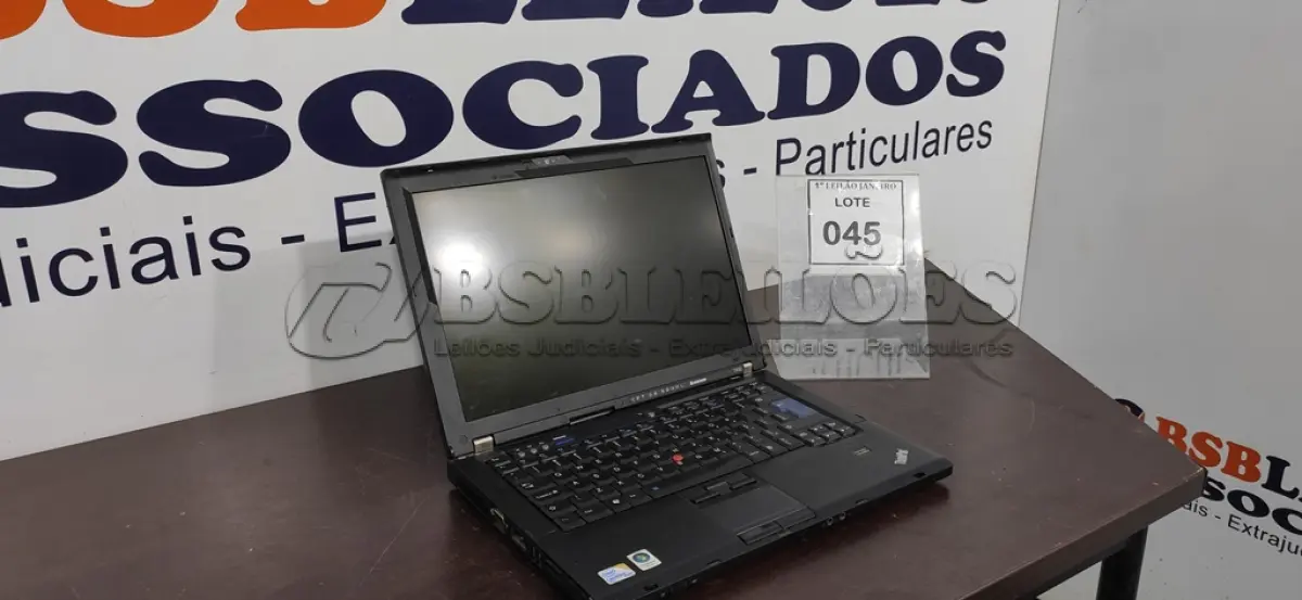LOTE 045 - 01 NOTEBOOK SEM CARREGADOR MARCA LENOVO.  (NO ESTADO) ATENÇÃO! FAZER A VISITAÇÃO ANTES DE ARREMATAR, NÃO SABEMOS SE FUNCIONA. LEILÃO NÃO TEM GARANTIA E NEM DEVOLUÇÃO, SUJEITO A POSSÍVEIS AVARIAS VISÍVEIS/OCULTAS E/OU AUSÊNCIA DE COMPONENTES.