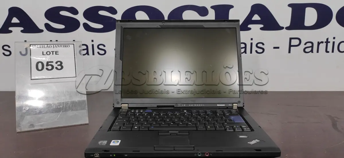 LOTE 053 - 01 NOTEBOOK SEM CARREGADOR SERIE THINKPAD MARCA LENOVO.  (NO ESTADO) ATENÇÃO! FAZER A VISITAÇÃO ANTES DE ARREMATAR, NÃO SABEMOS SE FUNCIONA. LEILÃO NÃO TEM GARANTIA E NEM DEVOLUÇÃO, SUJEITO A POSSÍVEIS AVARIAS VISÍVEIS/OCULTAS E/OU AUSÊNCIA DE COMPONENTES.