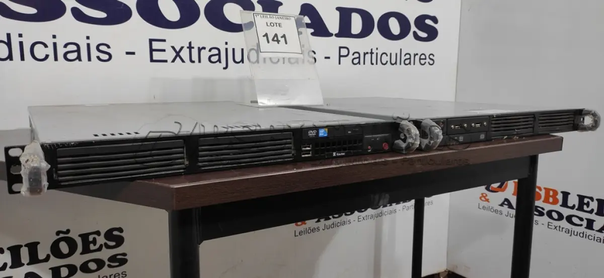 LOTE 141 - 02 GAVETAS DE SERVIDOR.  (NO ESTADO) ATENÇÃO! FAZER A VISITAÇÃO ANTES DE ARREMATAR, NÃO SABEMOS SE FUNCIONA. LEILÃO NÃO TEM GARANTIA E NEM DEVOLUÇÃO, SUJEITO A POSSÍVEIS AVARIAS VISÍVEIS/OCULTAS E/OU AUSÊNCIA DE COMPONENTES.