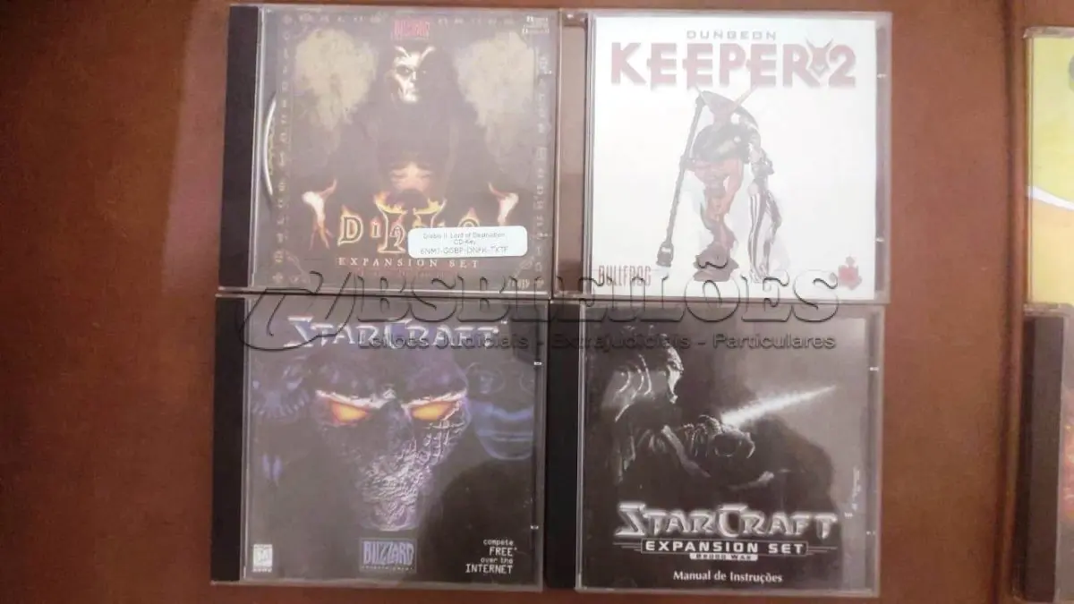 LOTE 471 - 01 COLEÇÃO CDS DE JOGOS PARA PC ANTIGOS. (NO ESTADO) ATENÇÃO! FAZER A VISITAÇÃO ANTES DE ARREMATAR, NÃO SABEMOS SE FUNCIONA, LEILÃO NÃO TEM GARANTIA E NEM DEVOLUÇÃO, SUJEITO A POSSÍVEIS AVARIAS VISÍVEIS/OCULTAS E/OU AUSÊNCIA DE COMPONENTES.