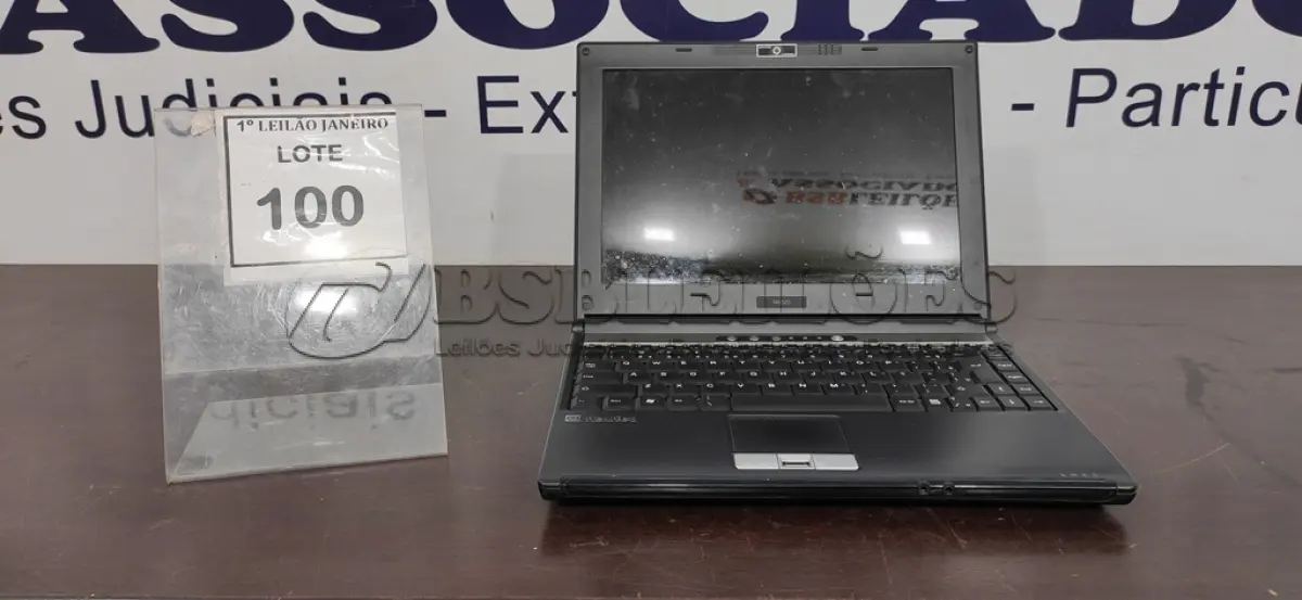 LOTE 100 - 01 NOTEBOOK SEM FONTE MARCA ITAUTEC.  (NO ESTADO) ATENÇÃO! FAZER A VISITAÇÃO ANTES DE ARREMATAR, NÃO SABEMOS SE FUNCIONA. LEILÃO NÃO TEM GARANTIA E NEM DEVOLUÇÃO, SUJEITO A POSSÍVEIS AVARIAS VISÍVEIS/OCULTAS E/OU AUSÊNCIA DE COMPONENTES.