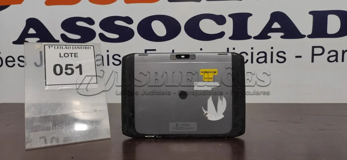 LOTE 051 - 01 TABLET SEM CARREGADOR MARCA MOTOROLA.  (NO ESTADO) ATENÇÃO! FAZER A VISITAÇÃO ANTES DE ARREMATAR, NÃO SABEMOS SE FUNCIONA. LEILÃO NÃO TEM GARANTIA E NEM DEVOLUÇÃO, SUJEITO A POSSÍVEIS AVARIAS VISÍVEIS/OCULTAS E/OU AUSÊNCIA DE COMPONENTES.