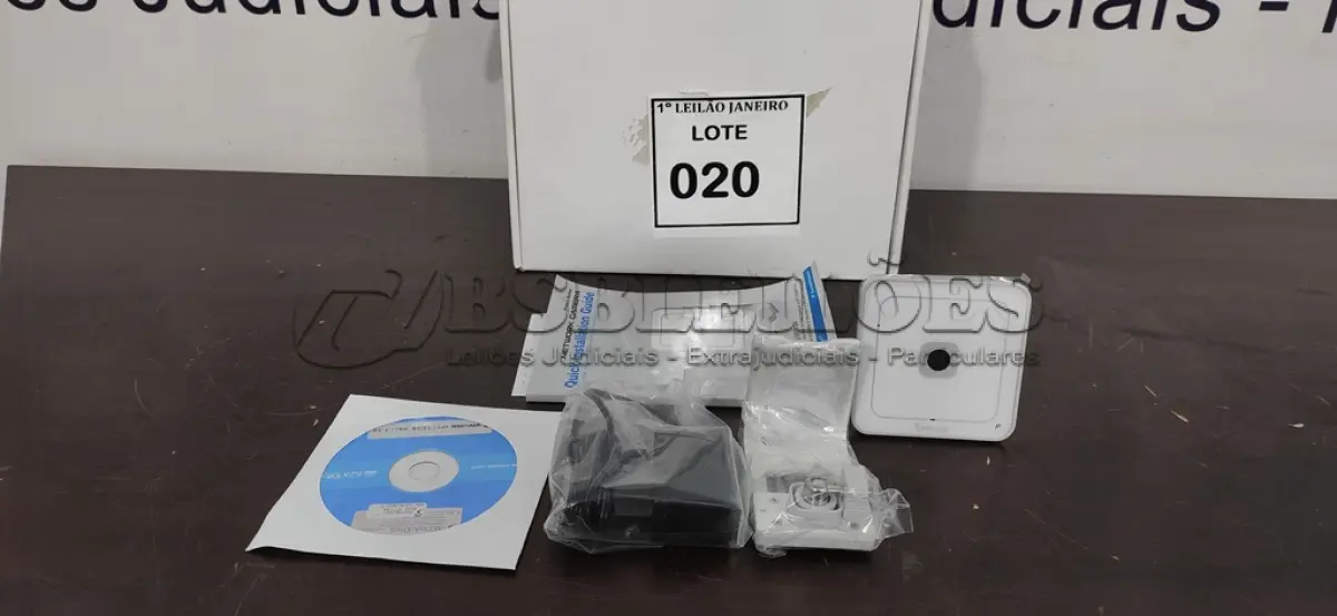 LOTE 020 - 01 CÂMERA DE REDE FIXA MARCA VIVOTEK.  (NO ESTADO) ATENÇÃO! FAZER A VISITAÇÃO ANTES DE ARREMATAR, NÃO SABEMOS SE FUNCIONA. LEILÃO NÃO TEM GARANTIA E NEM DEVOLUÇÃO, SUJEITO A POSSÍVEIS AVARIAS VISÍVEIS/OCULTAS E/OU AUSÊNCIA DE COMPONENTES.