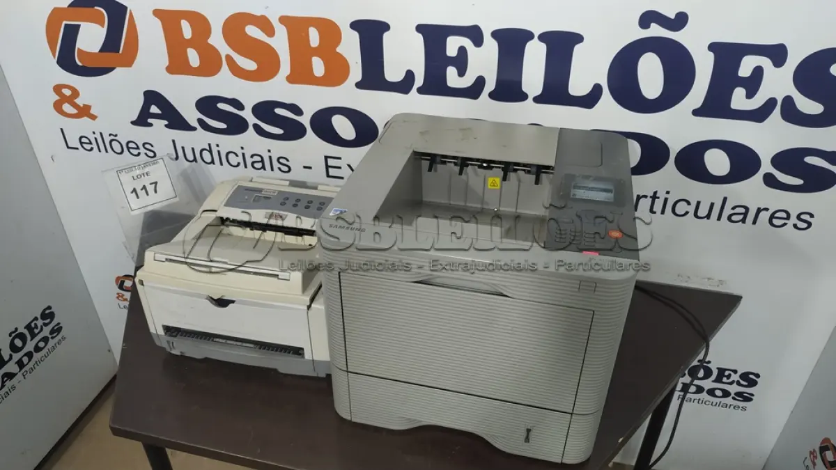 LOTE 117 - 02 IMPRESSORAS MARCAS SAMSUNG E OKI.  (NO ESTADO) ATENÇÃO! FAZER A VISITAÇÃO ANTES DE ARREMATAR, NÃO SABEMOS SE FUNCIONA. LEILÃO NÃO TEM GARANTIA E NEM DEVOLUÇÃO, SUJEITO A POSSÍVEIS AVARIAS VISÍVEIS/OCULTAS E/OU AUSÊNCIA DE COMPONENTES.