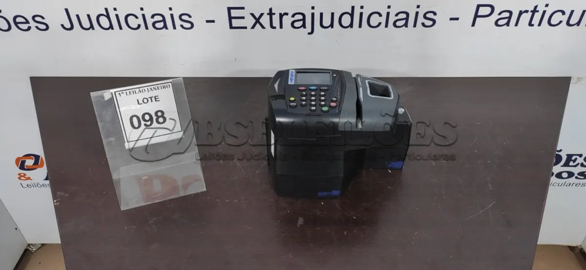 LOTE 098 - 01 RELÓGIO DE PONTO MARCA HENRY.  (NO ESTADO) ATENÇÃO! FAZER A VISITAÇÃO ANTES DE ARREMATAR, NÃO SABEMOS SE FUNCIONA. LEILÃO NÃO TEM GARANTIA E NEM DEVOLUÇÃO, SUJEITO A POSSÍVEIS AVARIAS VISÍVEIS/OCULTAS E/OU AUSÊNCIA DE COMPONENTES.