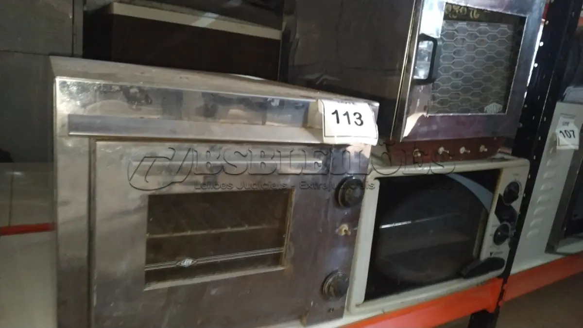 LOTE 113 - 03 FORNOS DE MARCAS E MODELOS DIVERSOS.  (NO ESTADO) ATENÇÃO! FAZER A VISITAÇÃO ANTES DE ARREMATAR, NÃO SABEMOS SE FUNCIONA. LEILÃO NÃO TEM GARANTIA E NEM DEVOLUÇÃO, SUJEITO A POSSÍVEIS AVARIAS VISÍVEIS/OCULTAS E/OU AUSÊNCIA DE COMPONENTES.