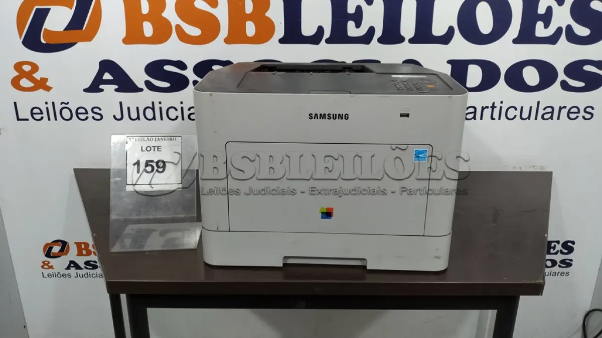 LOTE 159 - 01 IMPRESSORA MODELO CLP-680ND   MARCA SAMSUNG.  (NO ESTADO) ATENÇÃO! FAZER A VISITAÇÃO ANTES DE ARREMATAR, NÃO SABEMOS SE FUNCIONA. LEILÃO NÃO TEM GARANTIA E NEM DEVOLUÇÃO, SUJEITO A POSSÍVEIS AVARIAS VISÍVEIS/OCULTAS E/OU AUSÊNCIA DE COMPONENTES.