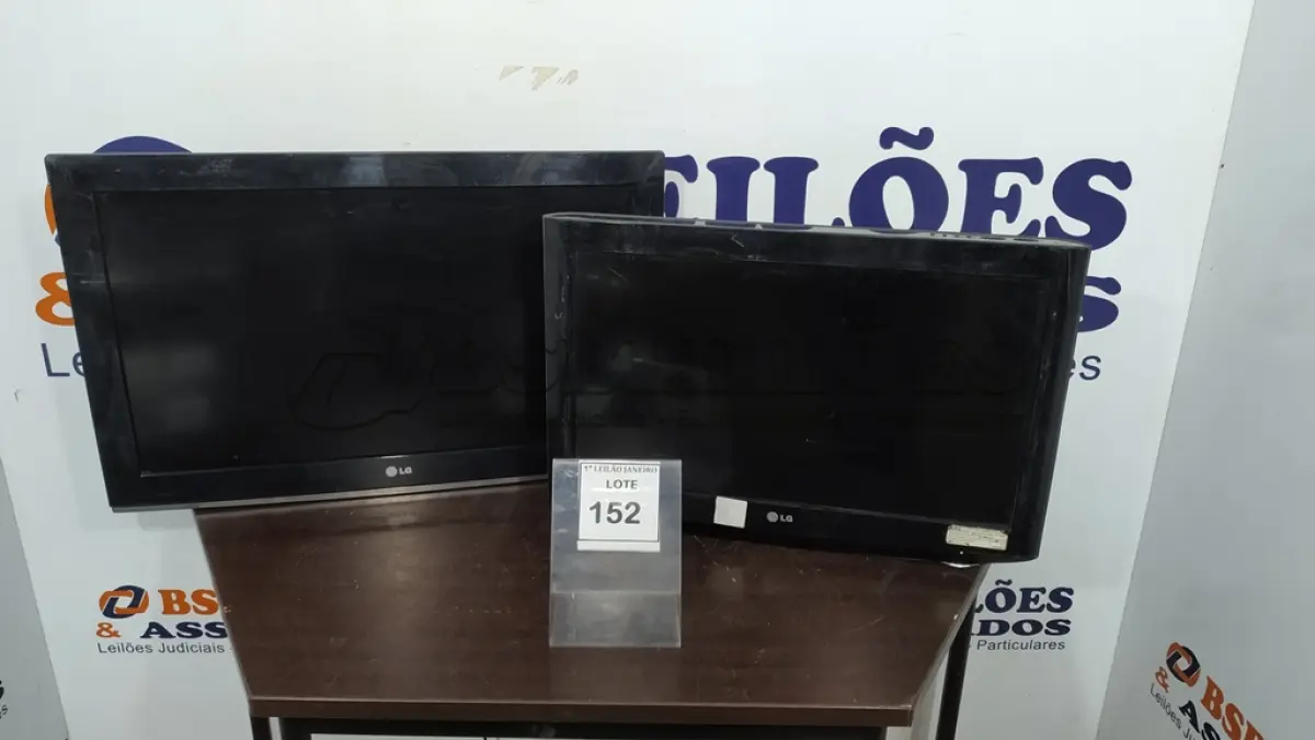 LOTE 152 - 01 TV LCD 32’’ E 01 TV LCD 26’’ MARCA LG.  (NO ESTADO) ATENÇÃO! FAZER A VISITAÇÃO ANTES DE ARREMATAR, NÃO SABEMOS SE FUNCIONA. LEILÃO NÃO TEM GARANTIA E NEM DEVOLUÇÃO, SUJEITO A POSSÍVEIS AVARIAS VISÍVEIS/OCULTAS E/OU AUSÊNCIA DE COMPONENTES.