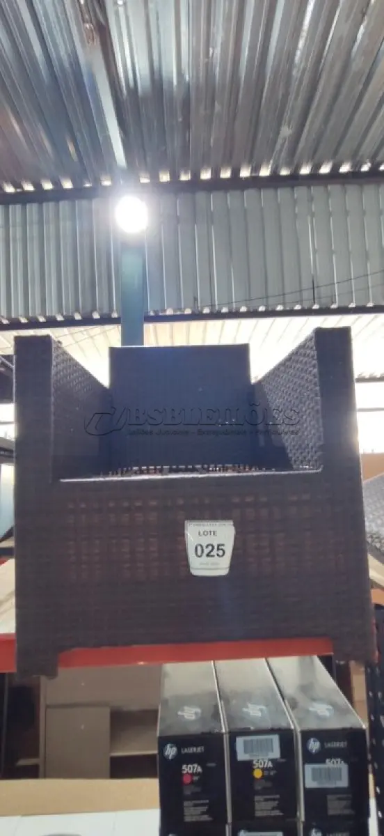 LOTE 025 - 01 CADEIRA DE JARDIM. (NO ESTADO EM QUE SE ENCONTRA. SUJEITO A AVARIAS OCULTAS/VISÍVEIS.) BH1590M
