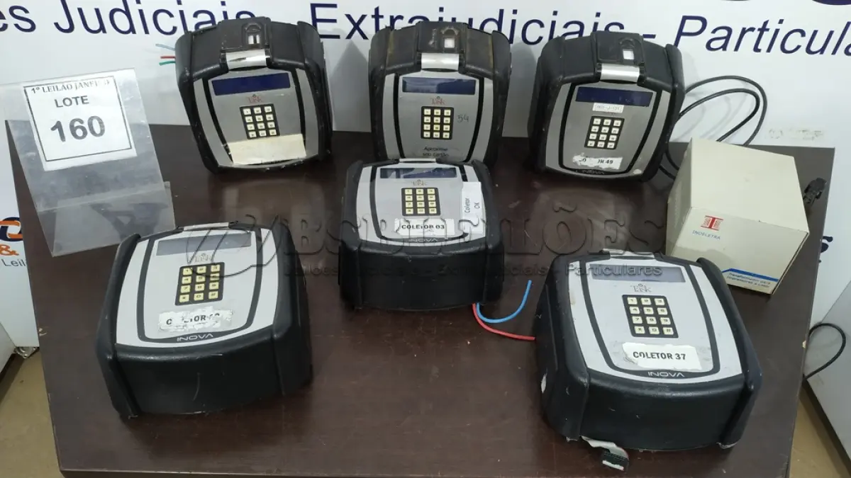 LOTE 160 - 01 TRANSFORMADOR E 06 RELÓGIOS DE PONTO MARCA INOVA (NO ESTADO) ATENÇÃO! FAZER A VISITAÇÃO ANTES DE ARREMATAR, NÃO SABEMOS SE FUNCIONA. LEILÃO NÃO TEM GARANTIA E NEM DEVOLUÇÃO, SUJEITO A POSSÍVEIS AVARIAS VISÍVEIS/OCULTAS E/OU AUSÊNCIA DE COMPONENTES.