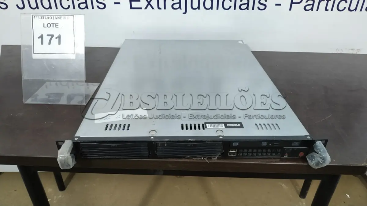 LOTE 171 - 01 GAVETA DE SERVIDOR MARCA DIEBOLD. (NO ESTADO) ATENÇÃO! FAZER A VISITAÇÃO ANTES DE ARREMATAR, NÃO SABEMOS SE FUNCIONA, LEILÃO NÃO TEM GARANTIA E NEM DEVOLUÇÃO, SUJEITO A POSSÍVEIS AVARIAS VISÍVEIS/OCULTAS E/OU AUSÊNCIA DE COMPONENTES.