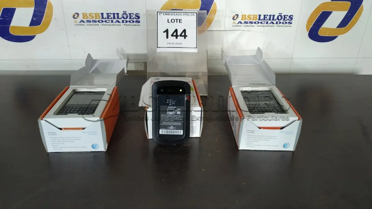 LOTE 144 - 03 BLACKBERRY BOLD 9900. (NO ESTADO EM QUE SE ENCONTRA. SUJEITO A AVARIAS OCULTAS/VISÍVEIS.)