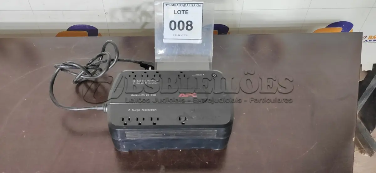 LOTE 008 - 01 NOBREAK BACK APC ES-550. (NO ESTADO EM QUE SE ENCONTRA. SUJEITO A AVARIAS OCULTAS/VISÍVEIS.)