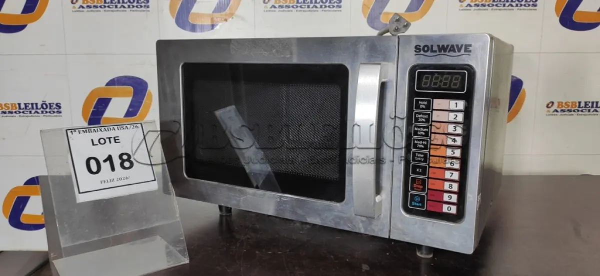 LOTE 018 - 01 MICROONDAS SOLWAVE 110VOLTS. (NO ESTADO EM QUE SE ENCONTRA. SUJEITO A AVARIAS OCULTAS/VISÍVEIS.) AV 9352G.