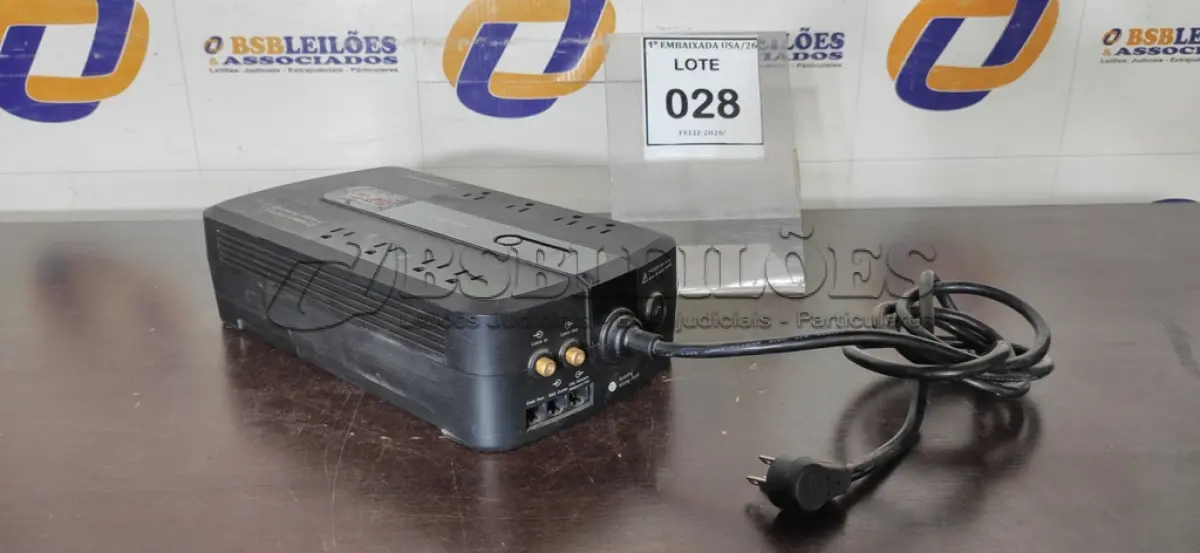 LOTE 028 - 01 NOBREAK UNITS APC POWER SURGE PROTECTOR. (NO ESTADO EM QUE SE ENCONTRA. SUJEITO A AVARIAS OCULTAS/VISÍVEIS.)