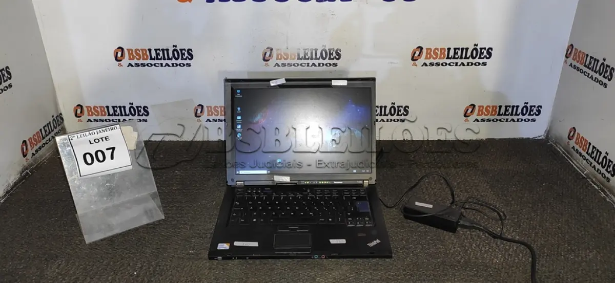 LOTE 007 - 01 NOTEBOOK MARCA LENOVO SERIE THINKPAD COM FONTE. (NO ESTADO) ATENÇÃO! FAZER A VISITAÇÃO ANTES DE ARREMATAR, NÃO SABEMOS SE FUNCIONA. LEILÃO NÃO TEM GARANTIA E NEM DEVOLUÇÃO, SUJEITO A POSSÍVEIS AVARIAS VISÍVEIS/OCULTAS E/OU AUSÊNCIA DE COMPONENTES.