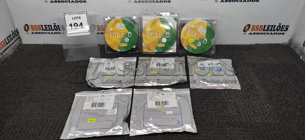 LOTE 194 - 08 FITAS LED DE 5M CADA. (NO ESTADO) ATENÇÃO! FAZER A VISITAÇÃO ANTES DE ARREMATAR, NÃO SABEMOS SE FUNCIONA. LEILÃO NÃO TEM GARANTIA E NEM DEVOLUÇÃO, SUJEITO A POSSÍVEIS AVARIAS VISÍVEIS/OCULTAS E/OU AUSÊNCIA DE COMPONENTES.