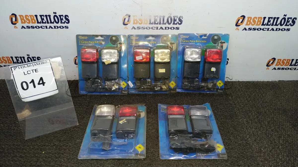 LOTE 014 - 05 LANTERNAS PARA BICICLETA. (NO ESTADO) ATENÇÃO! FAZER A VISITAÇÃO ANTES DE ARREMATAR, NÃO SABEMOS SE FUNCIONA. LEILÃO NÃO TEM GARANTIA E NEM DEVOLUÇÃO, SUJEITO A POSSÍVEIS AVARIAS VISÍVEIS/OCULTAS E/OU AUSÊNCIA DE COMPONENTES.