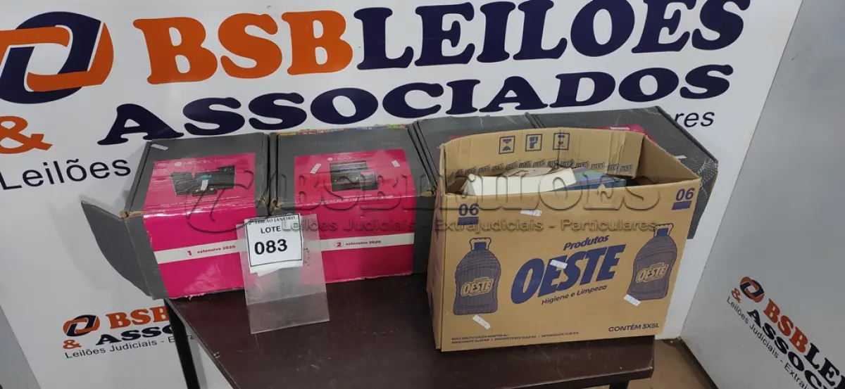 LOTE 083 - 01 LOTE COM GRANDE QUANTIDADE DE LIVROS ACADÊMICOS DE MEDICINA. (NO ESTADO) ATENÇÃO! FAZER A VISITAÇÃO ANTES DE ARREMATAR, NÃO SABEMOS SE FUNCIONA. LEILÃO NÃO TEM GARANTIA E NEM DEVOLUÇÃO, SUJEITO A POSSÍVEIS AVARIAS VISÍVEIS/OCULTAS E/OU AUSÊNCIA DE COMPONENTES.