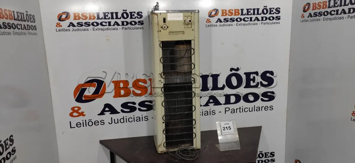 LOTE 215 - 01 BEBEDOURO TIPO TORRE EM INOX. (NO ESTADO) ATENÇÃO! FAZER A VISITAÇÃO ANTES DE ARREMATAR, NÃO SABEMOS SE FUNCIONA, LEILÃO NÃO TEM GARANTIA E NEM DEVOLUÇÃO, SUJEITO A POSSÍVEIS AVARIAS VISÍVEIS/OCULTAS E/OU AUSÊNCIA DE COMPONENTES.