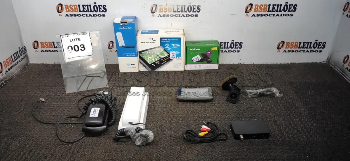 LOTE 003 - 02 INTERFONES, 01 CONVERSOR E GRAVADOR DIGITAL E 01 GPS MARCA MULTILASER. (NO ESTADO) ATENÇÃO! FAZER A VISITAÇÃO ANTES DE ARREMATAR, NÃO SABEMOS SE FUNCIONA. LEILÃO NÃO TEM GARANTIA E NEM DEVOLUÇÃO, SUJEITO A POSSÍVEIS AVARIAS VISÍVEIS/OCULTAS E/OU AUSÊNCIA DE COMPONENTES.