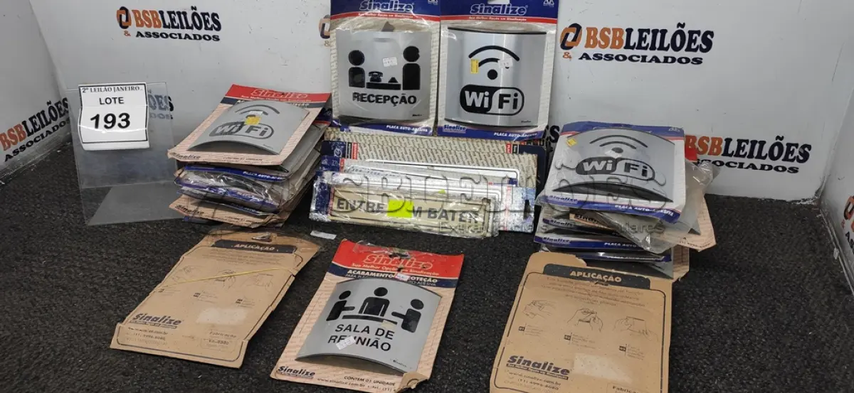 LOTE 193 - 01 LOTE COM VÁRIAS PLACAS DE ALUMÍNIO AUTO ADESIVAS. (NO ESTADO) ATENÇÃO! FAZER A VISITAÇÃO ANTES DE ARREMATAR, NÃO SABEMOS SE FUNCIONA. LEILÃO NÃO TEM GARANTIA E NEM DEVOLUÇÃO, SUJEITO A POSSÍVEIS AVARIAS VISÍVEIS/OCULTAS E/OU AUSÊNCIA DE COMPONENTES.