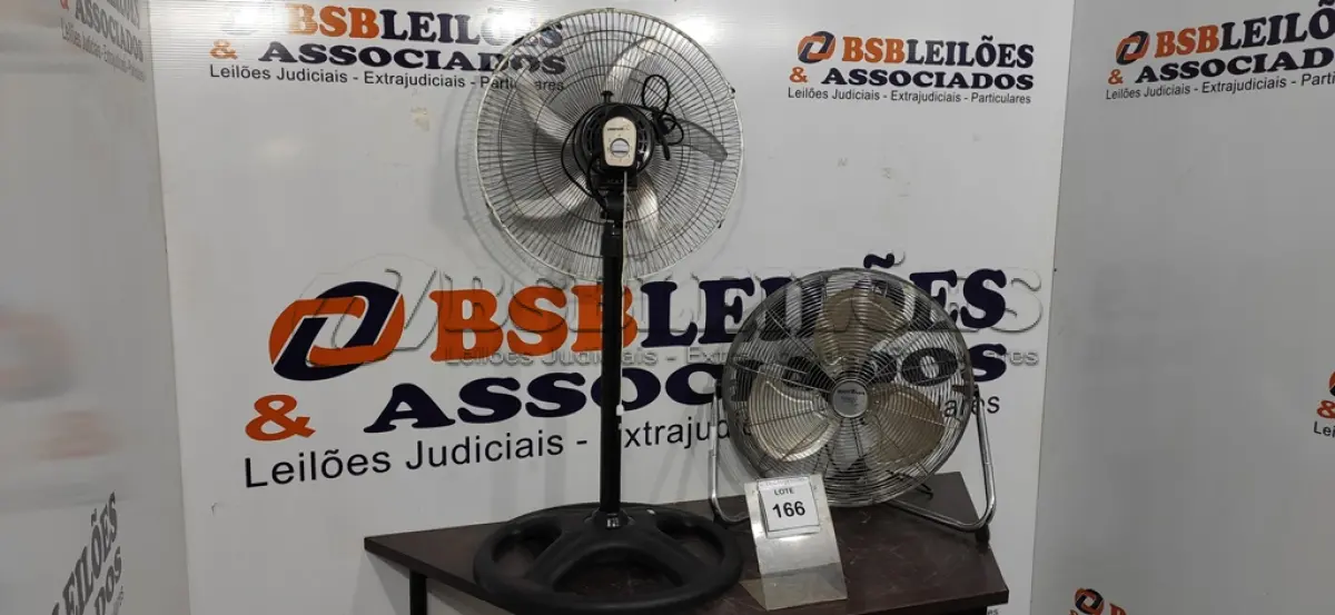 LOTE 166 - 02 VENTILADORES MARCAS BRITÂNIA E PRIMER. (NO ESTADO) ATENÇÃO! FAZER A VISITAÇÃO ANTES DE ARREMATAR, NÃO SABEMOS SE FUNCIONA. LEILÃO NÃO TEM GARANTIA E NEM DEVOLUÇÃO, SUJEITO A POSSÍVEIS AVARIAS VISÍVEIS/OCULTAS E/OU AUSÊNCIA DE COMPONENTES.
