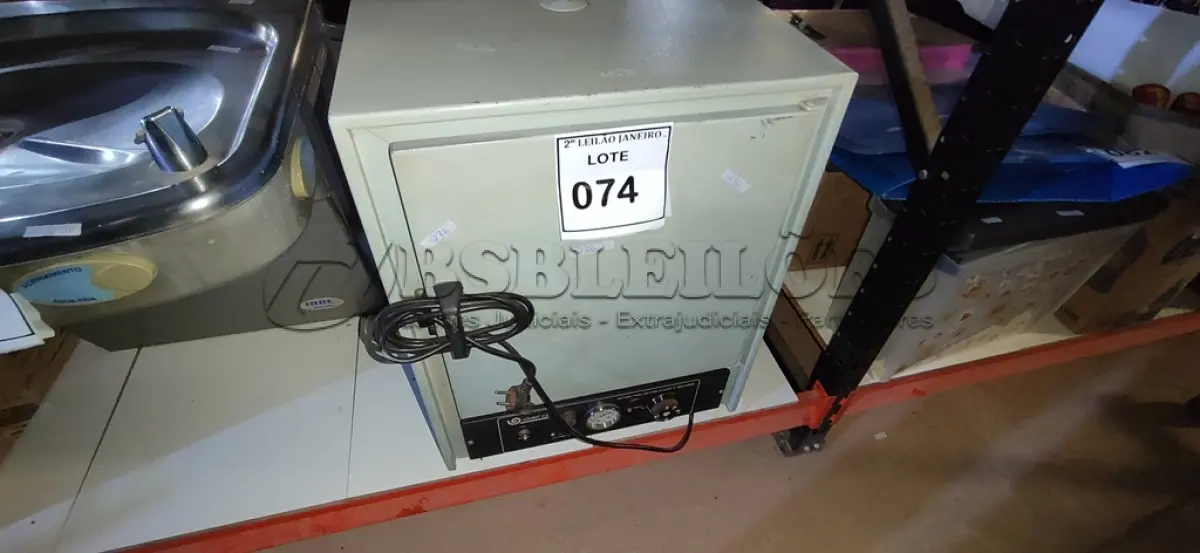 LOTE 074 - 01 ESTUFA DE ESTERELIZAÇÃO. (NO ESTADO) ATENÇÃO! FAZER A VISITAÇÃO ANTES DE ARREMATAR, NÃO SABEMOS SE FUNCIONA. LEILÃO NÃO TEM GARANTIA E NEM DEVOLUÇÃO, SUJEITO A POSSÍVEIS AVARIAS VISÍVEIS/OCULTAS E/OU AUSÊNCIA DE COMPONENTES.
