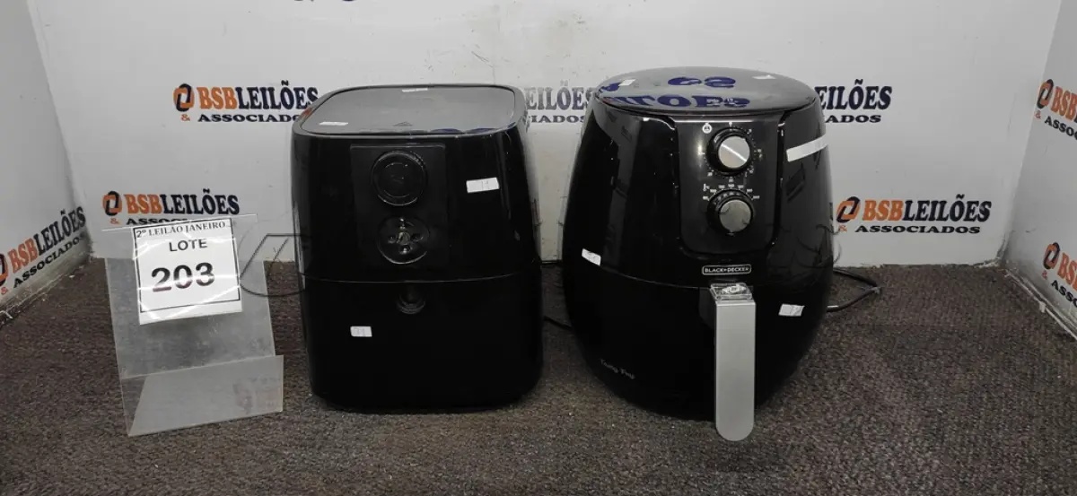 LOTE 203 - 02 AIR FRYER MARCAS HOMELAND E BLACK DECKER. (NO ESTADO) ATENÇÃO! FAZER A VISITAÇÃO ANTES DE ARREMATAR, NÃO SABEMOS SE FUNCIONA. LEILÃO NÃO TEM GARANTIA E NEM DEVOLUÇÃO, SUJEITO A POSSÍVEIS AVARIAS VISÍVEIS/OCULTAS E/OU AUSÊNCIA DE COMPONENTES.