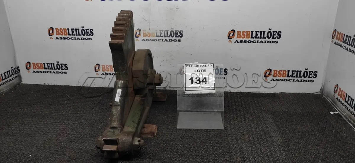 LOTE 134 - 01 CORTADOR MANUAL DE VERGALHÃO. (NO ESTADO) ATENÇÃO! FAZER A VISITAÇÃO ANTES DE ARREMATAR, NÃO SABEMOS SE FUNCIONA. LEILÃO NÃO TEM GARANTIA E NEM DEVOLUÇÃO, SUJEITO A POSSÍVEIS AVARIAS VISÍVEIS/OCULTAS E/OU AUSÊNCIA DE COMPONENTES.