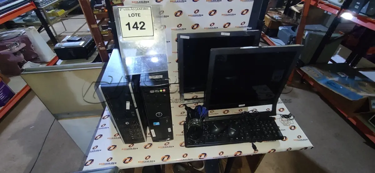 LOTE 142 - 02 CPUS, 02 MONITORES PROFISSIONAIS MARCA SONY, 02 TECLADOS E 02 MOUSES. (NO ESTADO) ATENÇÃO! FAZER A VISITAÇÃO ANTES DE ARREMATAR, NÃO SABEMOS SE FUNCIONA. LEILÃO NÃO TEM GARANTIA E NEM DEVOLUÇÃO, SUJEITO A POSSÍVEIS AVARIAS VISÍVEIS/OCULTAS E/OU AUSÊNCIA DE COMPONENTES.