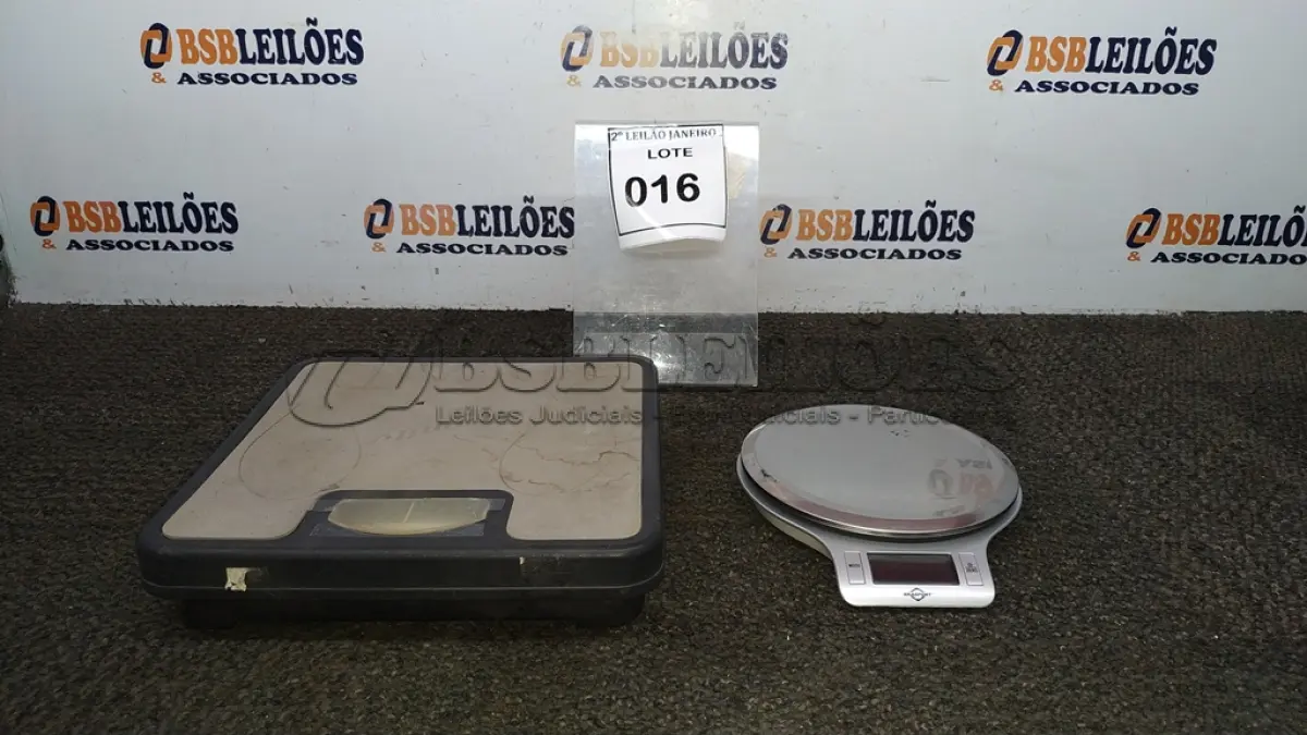 LOTE 016 - 01 BALANÇA DIGITAL DE USO DOMÉSTICO E 01 BALANÇA CORPORAL. (NO ESTADO) ATENÇÃO! FAZER A VISITAÇÃO ANTES DE ARREMATAR, NÃO SABEMOS SE FUNCIONA. LEILÃO NÃO TEM GARANTIA E NEM DEVOLUÇÃO, SUJEITO A POSSÍVEIS AVARIAS VISÍVEIS/OCULTAS E/OU AUSÊNCIA DE COMPONENTES.