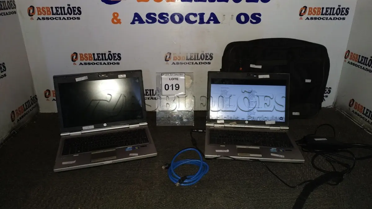 LOTE 019 - 02 NOTEBOOKS MARCA HP, 01 FONTE E 01 PASTA. (NO ESTADO) ATENÇÃO! FAZER A VISITAÇÃO ANTES DE ARREMATAR, NÃO SABEMOS SE FUNCIONA. LEILÃO NÃO TEM GARANTIA E NEM DEVOLUÇÃO, SUJEITO A POSSÍVEIS AVARIAS VISÍVEIS/OCULTAS E/OU AUSÊNCIA DE COMPONENTES.