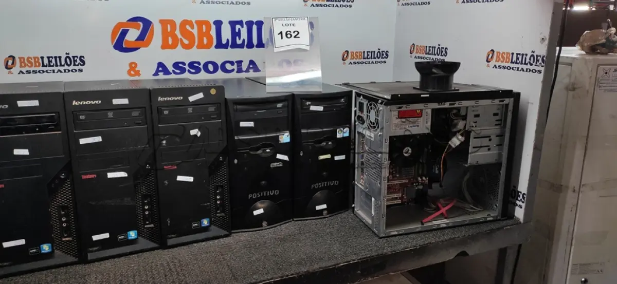 LOTE 162 - 03 CPUS MARCA POSITIVO E 03 CPUS MARCA LENOVO. (NO ESTADO) ATENÇÃO! FAZER A VISITAÇÃO ANTES DE ARREMATAR, NÃO SABEMOS SE FUNCIONA. LEILÃO NÃO TEM GARANTIA E NEM DEVOLUÇÃO, SUJEITO A POSSÍVEIS AVARIAS VISÍVEIS/OCULTAS E/OU AUSÊNCIA DE COMPONENTES.