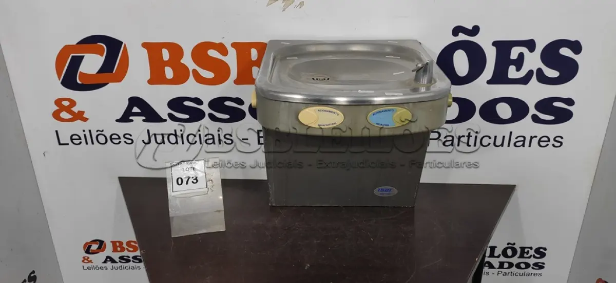 LOTE 073 - 01 BEBEDOURO DE PAREDE EM INOX MARA IBBL. (NO ESTADO) ATENÇÃO! FAZER A VISITAÇÃO ANTES DE ARREMATAR, NÃO SABEMOS SE FUNCIONA. LEILÃO NÃO TEM GARANTIA E NEM DEVOLUÇÃO, SUJEITO A POSSÍVEIS AVARIAS VISÍVEIS/OCULTAS E/OU AUSÊNCIA DE COMPONENTES.