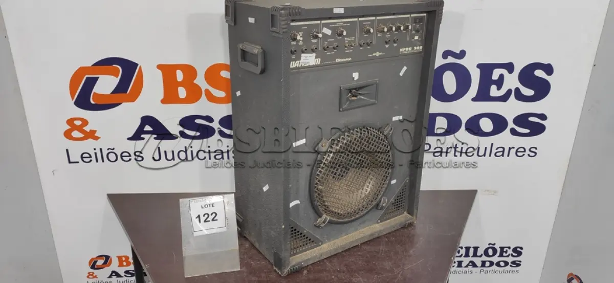LOTE 122 - 01 CAIXA DE SOM AMPLIFICADORA MARCA CICLOTRON. (NO ESTADO) ATENÇÃO! FAZER A VISITAÇÃO ANTES DE ARREMATAR, NÃO SABEMOS SE FUNCIONA. LEILÃO NÃO TEM GARANTIA E NEM DEVOLUÇÃO, SUJEITO A POSSÍVEIS AVARIAS VISÍVEIS/OCULTAS E/OU AUSÊNCIA DE COMPONENTES.