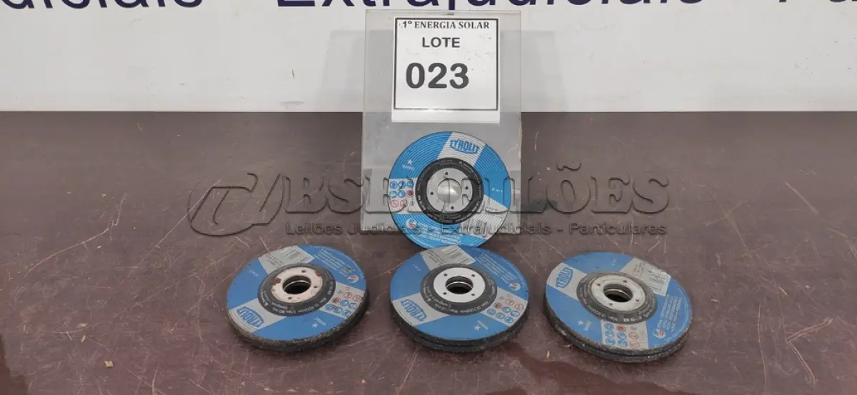 LOTE 023 - 07 DISCOS DE DESBASTE PARA ESMERILHADEIRA. (NO ESTADO) ATENÇÃO! FAZER A VISITAÇÃO ANTES DE ARREMATAR, NÃO SABEMOS SE FUNCIONA, LEILÃO NÃO TEM GARANTIA E NEM DEVOLUÇÃO, SUJEITO A POSSÍVEIS AVARIAS VISÍVEIS/OCULTAS E/OU AUSÊNCIA DE COMPONENTES.