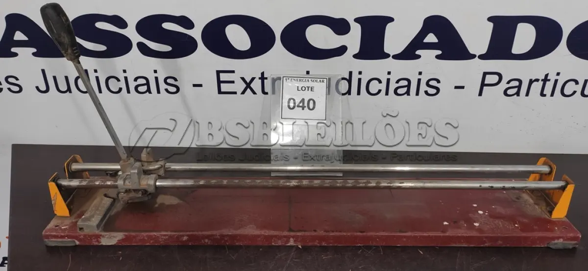 LOTE 040 - 01 RISCADOR E CORTADOR DE PISO. (NO ESTADO) ATENÇÃO! FAZER A VISITAÇÃO ANTES DE ARREMATAR, NÃO SABEMOS SE FUNCIONA, LEILÃO NÃO TEM GARANTIA E NEM DEVOLUÇÃO, SUJEITO A POSSÍVEIS AVARIAS VISÍVEIS/OCULTAS E/OU AUSÊNCIA DE COMPONENTES.