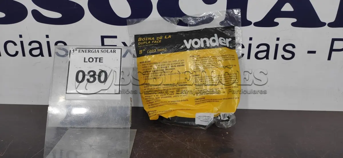 LOTE 030 - 01 BOINA DE LÃ DUPLA FACE PARA POLITRIZ MARCA VONDER. (NO ESTADO) ATENÇÃO! FAZER A VISITAÇÃO ANTES DE ARREMATAR, NÃO SABEMOS SE FUNCIONA, LEILÃO NÃO TEM GARANTIA E NEM DEVOLUÇÃO, SUJEITO A POSSÍVEIS AVARIAS VISÍVEIS/OCULTAS E/OU AUSÊNCIA DE COMPONENTES.