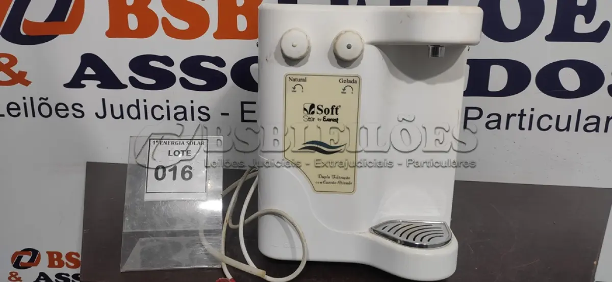 LOTE 016 - 01 BEBEDOURO DE BANCADA SOFT 220V.  (NO ESTADO) ATENÇÃO! FAZER A VISITAÇÃO ANTES DE ARREMATAR, NÃO SABEMOS SE FUNCIONA, LEILÃO NÃO TEM GARANTIA E NEM DEVOLUÇÃO, SUJEITO A POSSÍVEIS AVARIAS VISÍVEIS/OCULTAS E/OU AUSÊNCIA DE COMPONENTES.