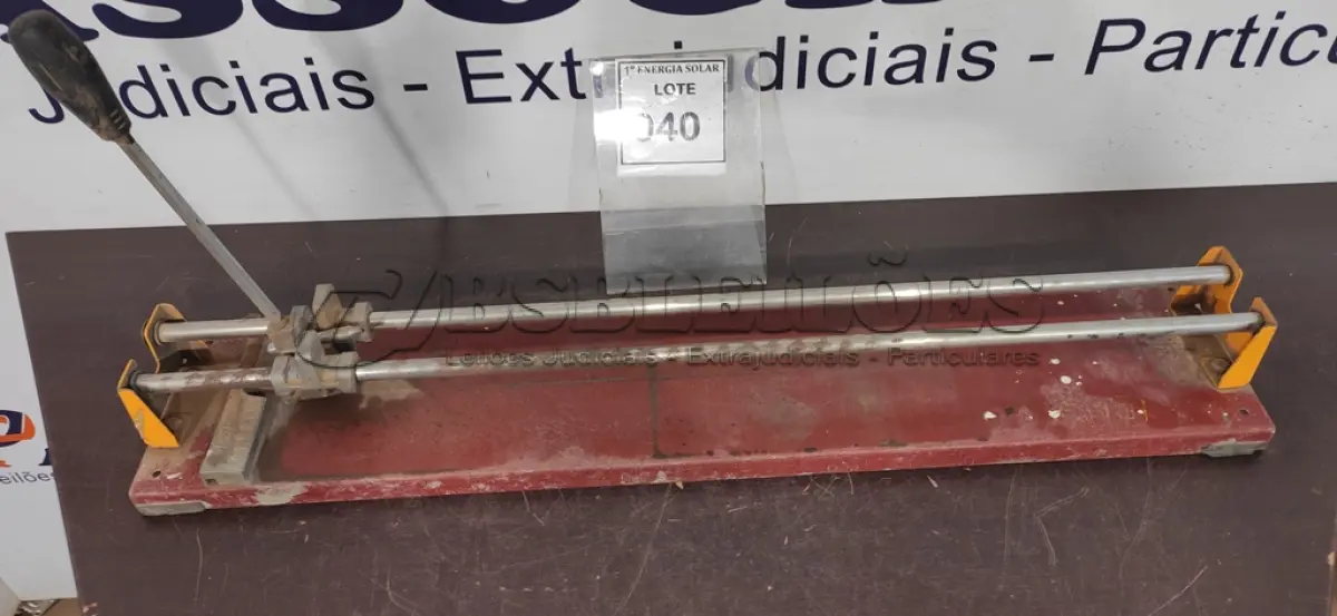 LOTE 040 - 01 RISCADOR E CORTADOR DE PISO. (NO ESTADO) ATENÇÃO! FAZER A VISITAÇÃO ANTES DE ARREMATAR, NÃO SABEMOS SE FUNCIONA, LEILÃO NÃO TEM GARANTIA E NEM DEVOLUÇÃO, SUJEITO A POSSÍVEIS AVARIAS VISÍVEIS/OCULTAS E/OU AUSÊNCIA DE COMPONENTES.