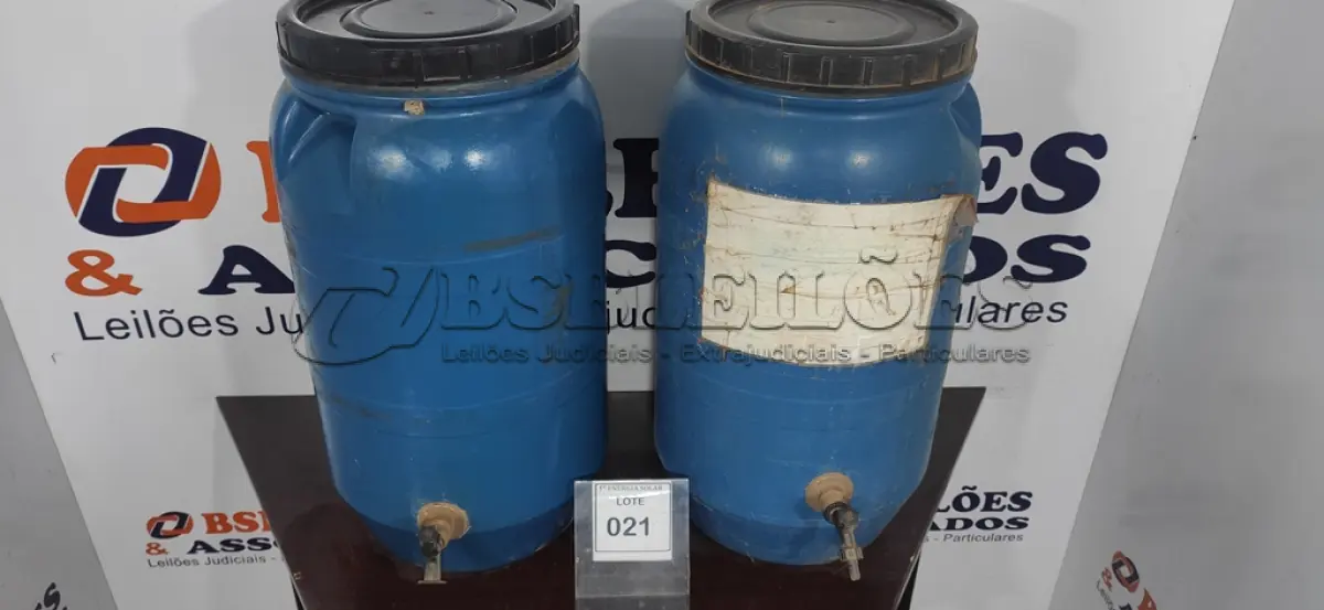 LOTE 021 - 02 TAMBORES DE PLÁSTICO. (NO ESTADO) ATENÇÃO! FAZER A VISITAÇÃO ANTES DE ARREMATAR, NÃO SABEMOS SE FUNCIONA, LEILÃO NÃO TEM GARANTIA E NEM DEVOLUÇÃO, SUJEITO A POSSÍVEIS AVARIAS VISÍVEIS/OCULTAS E/OU AUSÊNCIA DE COMPONENTES.