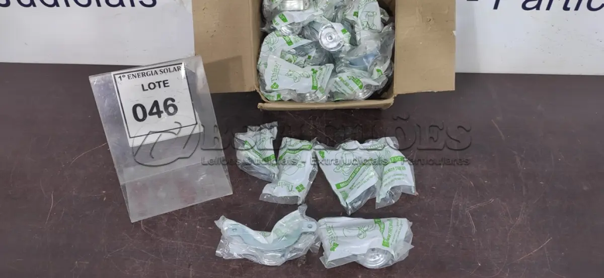 LOTE 046 - 01 CAIXA COM ABRAÇADEIRAS COPO 2.1/2”. (NO ESTADO) ATENÇÃO! FAZER A VISITAÇÃO ANTES DE ARREMATAR, NÃO SABEMOS SE FUNCIONA, LEILÃO NÃO TEM GARANTIA E NEM DEVOLUÇÃO, SUJEITO A POSSÍVEIS AVARIAS VISÍVEIS/OCULTAS E/OU AUSÊNCIA DE COMPONENTES.