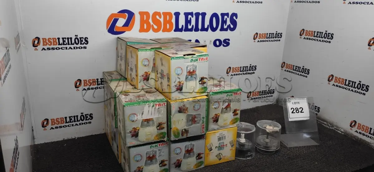 LOTE 282 - 12 TRITURADORES ACESSÓRIOS PARA LIQUIDIFICADOR MARCA PIKTRIT. (NO ESTADO) ATENÇÃO! FAZER A VISITAÇÃO ANTES DE ARREMATAR, NÃO SABEMOS SE FUNCIONA, LEILÃO NÃO TEM GARANTIA E NEM DEVOLUÇÃO, SUJEITO A POSSÍVEIS AVARIAS VISÍVEIS/OCULTAS E/OU AUSÊNCIA DE COMPONENTES.