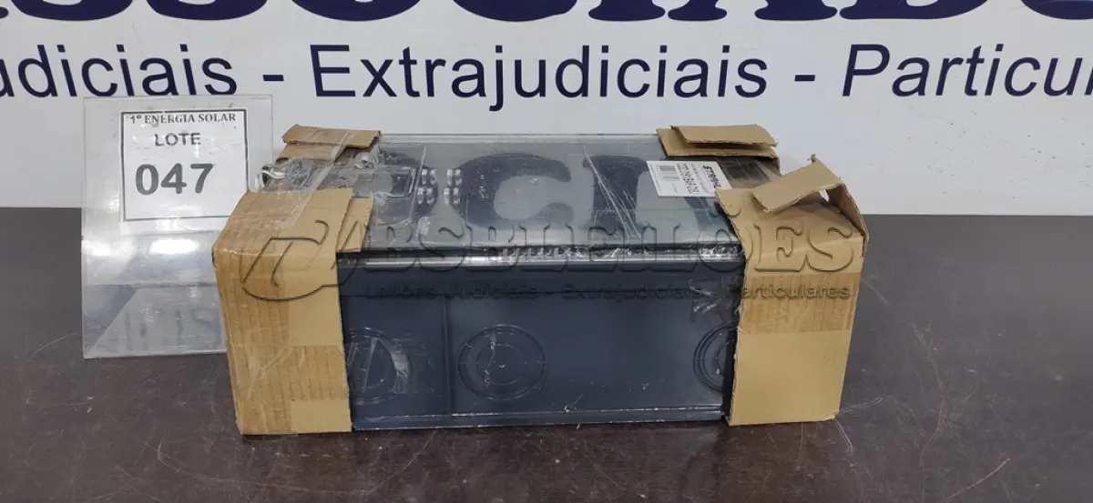 LOTE 047 - 01 CAIXA CMA PARA DISJUNTORES E BARRAMENTO. (NO ESTADO) ATENÇÃO! FAZER A VISITAÇÃO ANTES DE ARREMATAR, NÃO SABEMOS SE FUNCIONA, LEILÃO NÃO TEM GARANTIA E NEM DEVOLUÇÃO, SUJEITO A POSSÍVEIS AVARIAS VISÍVEIS/OCULTAS E/OU AUSÊNCIA DE COMPONENTES.