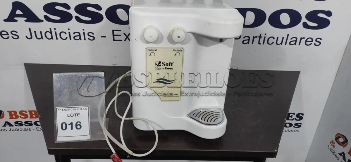 LOTE 016 - 01 BEBEDOURO DE BANCADA SOFT 220V.  (NO ESTADO) ATENÇÃO! FAZER A VISITAÇÃO ANTES DE ARREMATAR, NÃO SABEMOS SE FUNCIONA, LEILÃO NÃO TEM GARANTIA E NEM DEVOLUÇÃO, SUJEITO A POSSÍVEIS AVARIAS VISÍVEIS/OCULTAS E/OU AUSÊNCIA DE COMPONENTES.