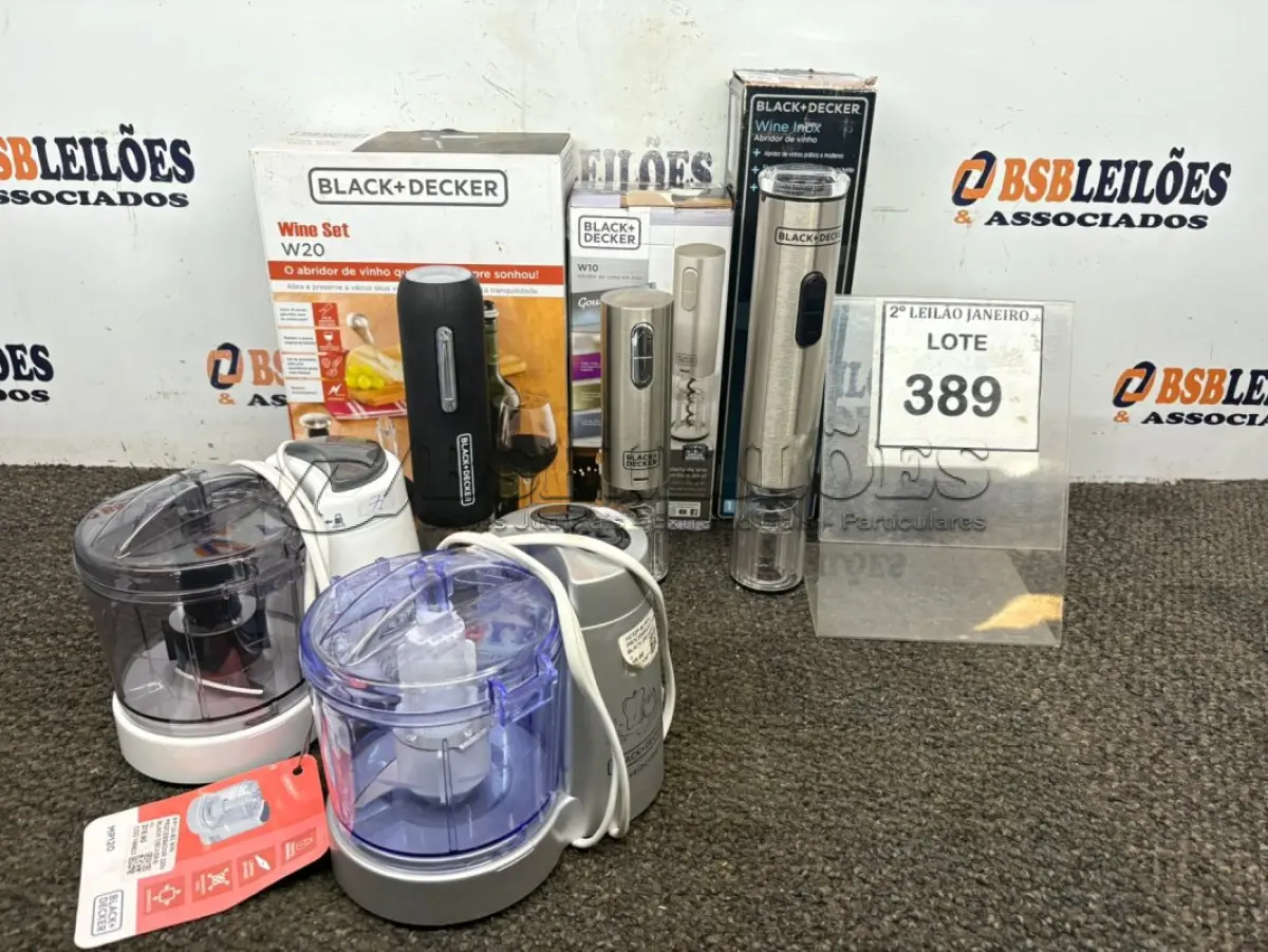 LOTE 389 - 03 ABRIDORES DE VINHO MARCA BLACK DECKER E 02 MINIS PROCESSADORES DE ALIMENTOS MARCA BLACK DECKER. (NO ESTADO) ATENÇÃO! FAZER A VISITAÇÃO ANTES DE ARREMATAR, NÃO SABEMOS SE FUNCIONA. LEILÃO NÃO TEM GARANTIA E NEM DEVOLUÇÃO, SUJEITO A POSSÍVEIS AVARIAS VISÍVEIS/OCULTAS E/OU AUSÊNCIA DE COMPONENTES.