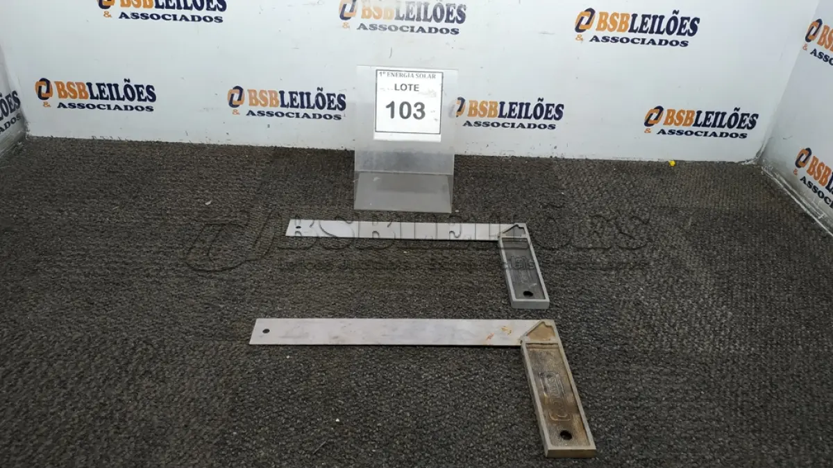 LOTE 103 - 02 ESQUADROS E 3 PONTEIROS. (NO ESTADO) ATENÇÃO! FAZER A VISITAÇÃO ANTES DE ARREMATAR, NÃO SABEMOS SE FUNCIONA, LEILÃO NÃO TEM GARANTIA E NEM DEVOLUÇÃO, SUJEITO A POSSÍVEIS AVARIAS VISÍVEIS/OCULTAS E/OU AUSÊNCIA DE COMPONENTES.